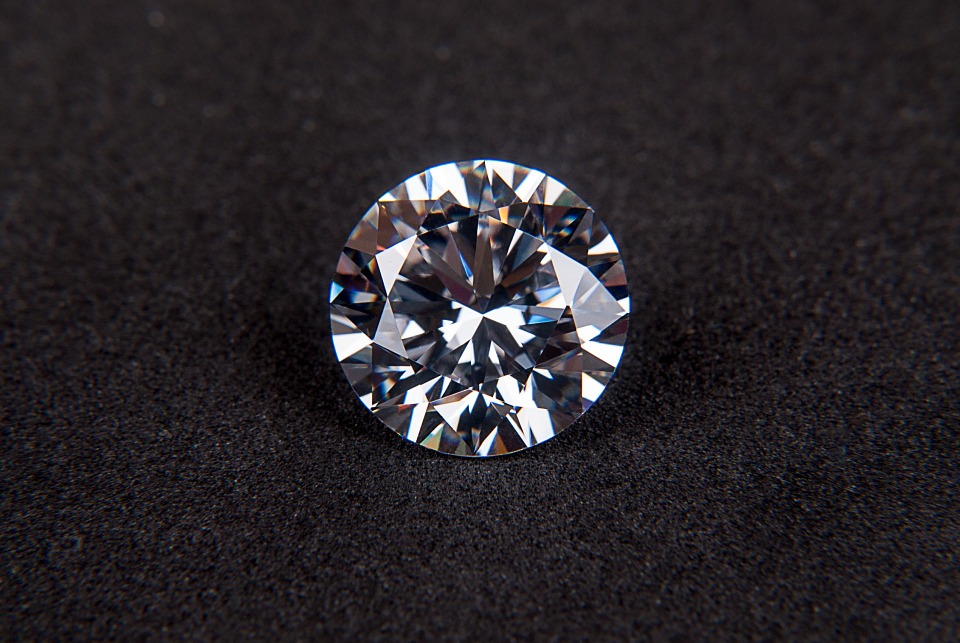 あなたにもできるかも？？廃材集めてダイヤモンドのブリリアントカット（58面体）に挑戦してみた。―――エピソード0 テクダイヤ技術向上ブログ
